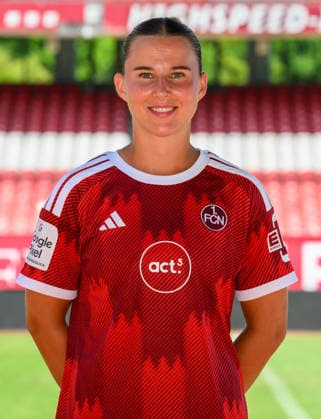 04.08.2026 - 1. FC Nürnberg FCN ( Club Clubfrauen ) - 1. Frauen Fussball Bundesliga BL - Saison 2026 2027 - Fototermin Porträttermin Vorstellung Präsentation Pressetermin - - xwoxzix - Einzelbild Einzelfoto Portrait Porträt Kopfbild - Meret Günster Guenster (8, 1. FC Nürnberg FCN ) *** August 4, 2026 1 FC Nürnberg FCN Club Women s Team Women s Soccer Bundesliga (BL) 2026–2027 Season Photo Shoot Portrait Session Introduction Presentation Press Event xwoxzix Single Image Individual Photo Portrait Headshot Meret Günster Guenster 8, 1 FC Nuremberg FCN