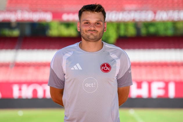 04.08.2026 - 1. FC Nürnberg FCN ( Club Clubfrauen ) - 1. Frauen Fussball Bundesliga BL - Saison 2026 2027 - Fototermin Porträttermin Vorstellung Präsentation Pressetermin - - xwoxzix - Einzelbild Einzelfoto Portrait Porträt Kopfbild - Jason Altmann ( Co-Trainer 1. FC Nürnberg FCN ) *** August 4, 2026 1. FC Nürnberg (FCN) Women s Club Women s Soccer Bundesliga (BL) 2026–2027 Season Photo Shoot Portrait Session Introduction Presentation Press Conference xwoxzix Single Image Individual Photo Portrait Headshot Jason Altmann Assistant Coach 1 1. FC Nuremberg (FCN)