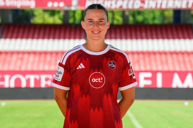 04.08.2026 - 1. FC Nürnberg FCN ( Club Clubfrauen ) - 1. Frauen Fussball Bundesliga BL - Saison 2026 2027 - Fototermin Porträttermin Vorstellung Präsentation Pressetermin - - xwoxzix - Einzelbild Einzelfoto Portrait Porträt Kopfbild - Meret Günster Guenster (8, 1. FC Nürnberg FCN ) *** August 4, 2026 1 FC Nürnberg FCN Club Women s Team Women s Soccer Bundesliga (BL) 2026–2027 Season Photo Shoot Portrait Session Introduction Presentation Press Event xwoxzix Single Image Individual Photo Portrait Headshot Meret Günster Guenster 8, 1 FC Nuremberg FCN