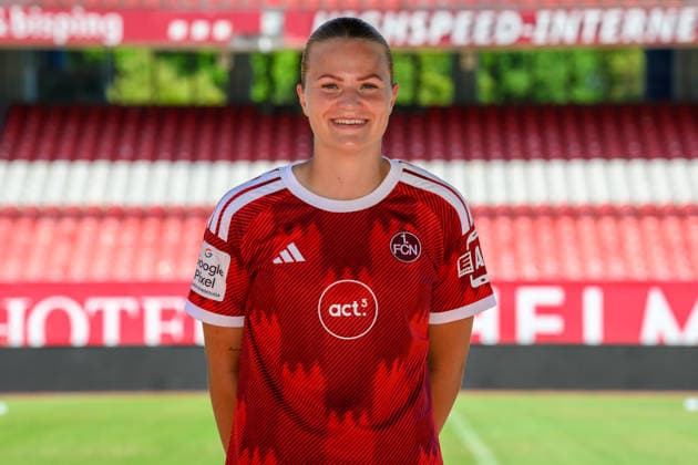 04.08.2026 - 1. FC Nürnberg FCN ( Club Clubfrauen ) - 1. Frauen Fussball Bundesliga BL - Saison 2026 2027 - Fototermin Porträttermin Vorstellung Präsentation Pressetermin - - xwoxzix - Einzelbild Einzelfoto Portrait Porträt Kopfbild - Amelie Thöle Thoele (12, 1. FC Nürnberg FCN ) *** August 4, 2026 1 FC Nürnberg FCN Club Women s Team Women s Soccer Bundesliga (BL) 2026–2027 Season Photo Shoot Portrait Session Introduction Presentation Press Event xwoxzix Single Image Individual Photo Portrait Headshot Amelie Thöle Thoele 12, 1 FC Nuremberg FCN