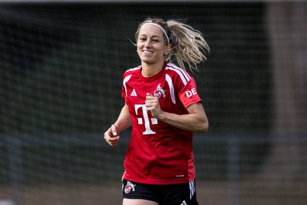 Sport Bilder des Tages Training 1. FC Köln Frauen; 06.08.2026 KÖLN, DEUTSCHLAND - AUGUST 06: Kathrin Kathy Henrichs (1. FC Köln, 4) während einer Trainingseinheit der Frauen des 1. FC Köln auf Platz 7 des Geissbockheims am 06.08.2026 in Köln, Deutschland *** Training: 1. FC Köln Women, August 6, 2026, Cologne, GERMANY AUGUST 6 Kathrin Kathy Henrichs of 1 FC Köln, No. 4, during a training session for the 1 FC Köln women’s team on Field 7 at the Geissbockheim on August 6, 2026, in Cologne, Germany Copyright: xBEAUTIFULxSPORTS Wunderlx