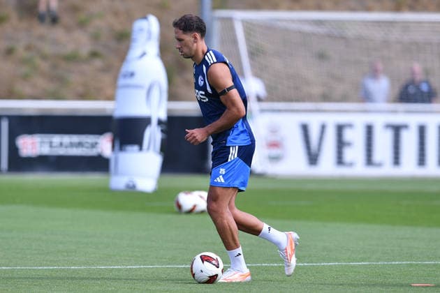 Fußball 1. Bundesliga Training FC Schalke 04 am 06.08.2026 auf dem Trainingsgelände an der Veltins Arena in Gelsenkirchen Nikola Katic ( Schalke ) *** Soccer, Bundesliga 1: FC Schalke 04 training session on August 6, 2026, at the training facility at the Veltins Arena in Gelsenkirchen. Nikola Katic, Schalke xRx
