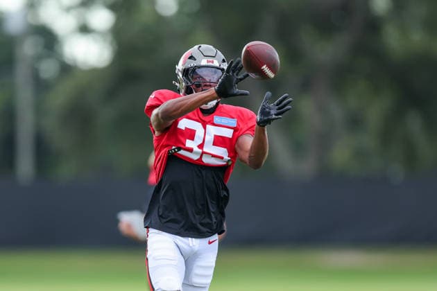 August 6, 2026: Tampa Bay Buccaneers cornerback Jamel Dean (35) during training camp at AdventHeath Training Center in Tampa, FL. Taylor McFee CSM Tampa USA - ZUMAc04_ 20260806_zma_c04_015 Copyright: xTaylorxMcfeex