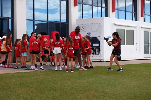 August 6, 2026: Tampa Bay Buccaneers head coach Todd Bowles during training camp at AdventHeath Training Center in Tampa, FL. Taylor McFee CSM NFL, American Football Herren, USA 2026: Tampa Bay Buccaneers Training Camp AUG 31  - ZUMAc04_ 20260806_zma_c04_034 Copyright: xTaylorxMcfeex