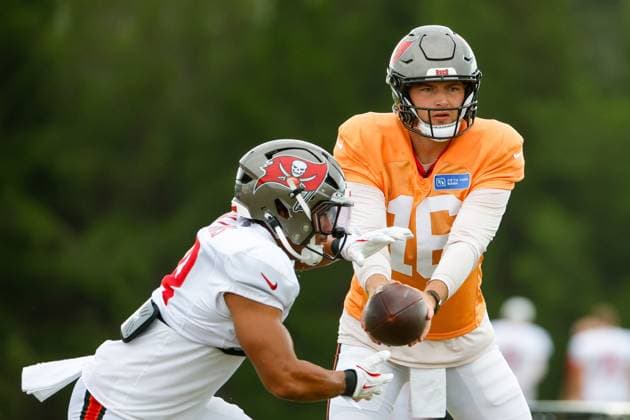 August 6, 2026, Tampa, Florida, USA: Tampa Bay Buccaneers quarterback Connor Bazelak (16) hands the ball off to running back Josh Williams (18) during training camp at the AdventHealth Training Center in Tampa on Thursday, Aug. 6, 2026. Tampa USA - ZUMAs70_ 0863477096st Copyright: xJeffereexWoox