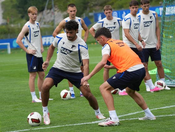 06.08.2026, Stadion Seefeld, Seefeld, Trainingslager TSG Hoffenheim in Seefeld 2026 , Ozan Kabak (Hoffenheim), Albian Hajdari (Hoffenheim) (Photo by Hasan Bratic DeFodi Images) - *** August 6, 2026, Seefeld Stadium, Seefeld, TSG Hoffenheim Training Camp in Seefeld 2026, Ozan Kabak (Hoffenheim), Albian Hajdari (Hoffenheim). Photo by Hasan Bratic, DeFodi Images