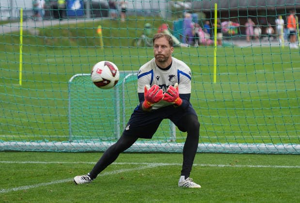 06.08.2026, Stadion Seefeld, Seefeld, Trainingslager TSG Hoffenheim in Seefeld 2026 , Torwart Oliver Baumann (Hoffenheim) (Photo by Hasan Bratic DeFodi Images) - *** August 6, 2026, Seefeld Stadium, Seefeld, TSG Hoffenheim s 2026 training camp in Seefeld, Hoffenheim goalkeeper Oliver Baumann. Photo by Hasan Bratic, DeFodi Images