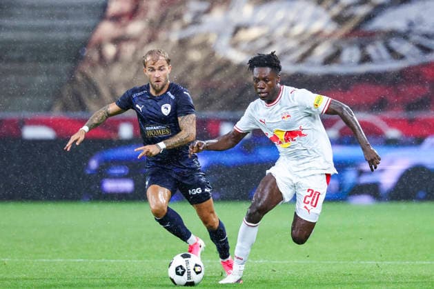 SOCCER - UEFA EL, RBS vs Pafos SALZBURG,AUSTRIA,06.AUG.26 - SOCCER - UEFA Europa League, qualification, Red Bull Salzburg vs Pafos FC. Image shows Goncalo Rodrigues (Pafos) and Edmund Baidoo (RBS).  GEPAxpictures xDavidxGeieregger