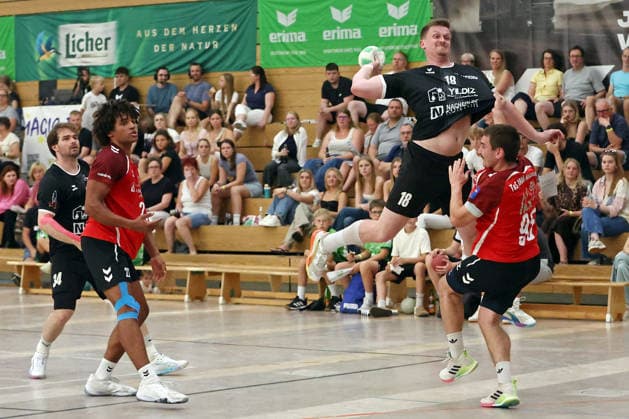 06.08.2026, xovx, Handball Lindencup, HSG Linden - TuS Holzheim v.l. Patrick Piesch (HSG Linden), Hannes Jemixe (TuS Holzheim), Nikolas Adamczyk (HSG Linden), Max Schneider (TuS Holzheim) Linden Stadthalle Hessen Deutschland (DE) *** August 6, 2026, xovx, Lindencup Handball Tournament, HSG Linden vs. TuS Holzheim: Patrick Piesch (HSG Linden), Hannes Jemixe (TuS Holzheim), Nikolas Adamczyk (HSG Linden), Max Schneider (TuS Holzheim), Linden City Hall, Hesse, Germany, DE