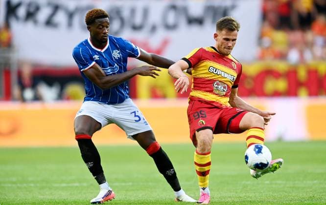 Emmanuel Fernandez of Rangers and Nik Prelec of Jagiellonia Bialystok. Jagiellonia Bialystok v Rangers, UEFA Europa League, 3rd Qualifying Round, Football, Chorten Arena, Biaystok, Poland - 06 Aug 2026Bialystok Chorten Arena Scotland Portugal  Copyright: xAdamxNurkiewicz Shutterstockx 17050170bj