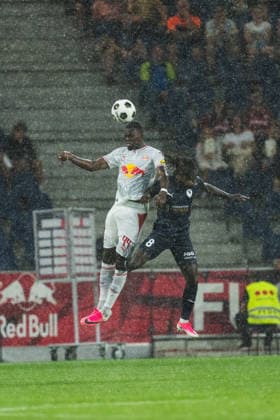 SOCCER - UEFA EL, RBS vs Pafos SALZBURG,AUSTRIA,06.AUG.26 - SOCCER - UEFA Europa League, qualification, Red Bull Salzburg vs Pafos FC. Image shows Kevin Boma (RBS) and Domingos Quina (Pafos).  GEPAxpictures xJulioxArellano