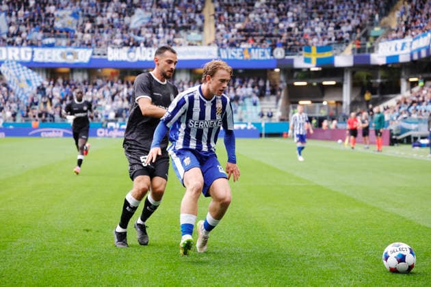 Gents Matties Volckaert and IFK Göteborg s Noah Tolf during Thursday s Conference League qualifying game between IFK Göteborg and Gent at Gamla Ullevi in Gothenburg, Sweden on august 06, 2026. GÖTEBORG SWEDEN x9200x *** Gent s Matties Volckaert and IFK Göteborg s Noah Tolf during Thursday s Conference League qualifying match between IFK Göteborg and Gent at Gamla Ullevi in Gothenburg, Sweden, on August 6, 2026 GÖTEBORG SWEDEN x9200x  Copyright: xAdamxIhse TTx CONFERENCE LEAGUE IFK GÖTEBORG - GENTS