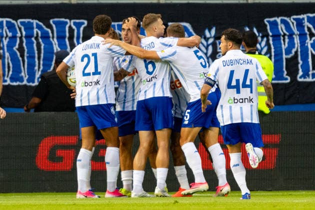 Matvii Ponomarenko celebrating with team after scoring goal seen during UEFA Conference League 26 27 3rd qualifying round 1st leg match between teams of Dinamo Kyiv and Qarabag FK (Jan Borys Ball Raw Images) Lublin Arena Lublin Poland Copyright: xJanxBorysx BOR_DYNvQAR-2