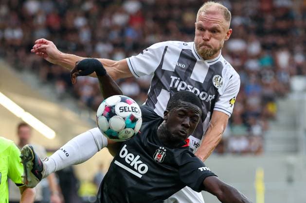 Sport Bilder des Tages 06.August.2026 - SOCCER - 2026 27 UEFA EUROPA LEAGUE, Third Qualifying Round, 1st Leg FC Hradec Kralove vs Besiktas JK Kassoum Ouattara (Besiktas) and Mick van Buren (Hradec Kralove) in aerial duel Hradec Kralove Hradec Kralove, Czech Republic Malsovicka Arena Malsovicka Arena Czech Republic Copyright: xYigitxOermex xPsxImagesxYigitxOermex xPsxImagesx