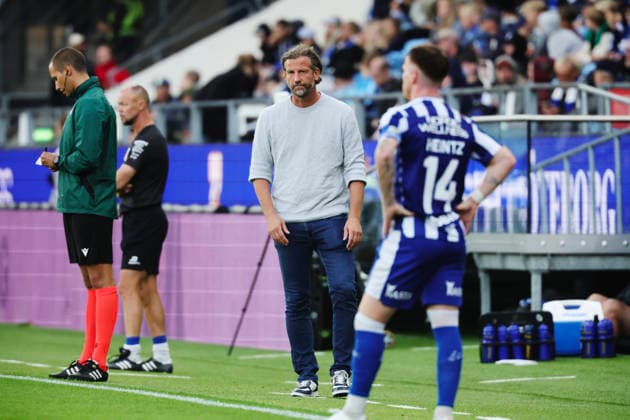 Gent coach Rik De Mil during Thursday s Conference League qualifying game between IFK Göteborg and Gent at Gamla Ullevi in Gothenburg, Sweden on august 06, 2026. GÖTEBORG SWEDEN x9200x *** Gent coach Rik De Mil during Thursday s Conference League qualifying match between IFK Göteborg and Gent at Gamla Ullevi in Gothenburg, Sweden, on August 6, 2026 GOTHENBURG SWEDEN x9200x  Copyright: xAdamxIhse TTx CONFERENCE LEAGUE IFK GÖTEBORG - GENTS