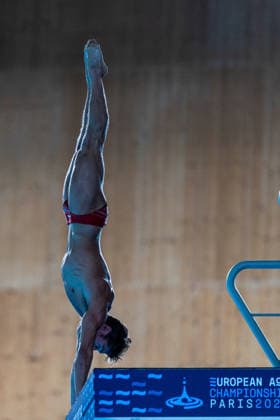 SWIMMING - EAC 2026 PARIS,FRANCE,06.AUG.26 - SWIMMING - European Aquatics Championships Paris 2026, diving, 10m platform, men. Image shows Dariush Lotfi (AUT).  GEPAxpictures xPhilippxBrem