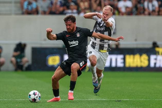 06.August.2026 - SOCCER - 2026 27 UEFA EUROPA LEAGUE, Third Qualifying Round, 1st Leg FC Hradec Kralove vs Besiktas JK Salih Ozcan (Besiktas) and Mick van Buren (Hradec Kralove) in duel Hradec Kralove Hradec Kralove, Czech Republic Malsovicka Arena Malsovicka Arena Czech Republic Copyright: xYigitxOermex xPsxImagesxYigitxOermex xPsxImagesx
