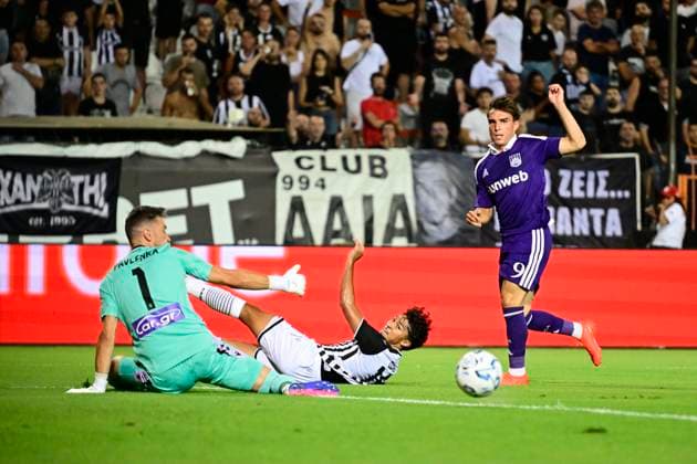 PAOK v RSC Anderlecht - UEFA Europa League THESSALONIKI, GREECE - AUGUST 06 : Pavlenka Jiri Keeper of Paok FC and Cvetkovic Mihajlo forward of RSC Anderlecht during the UEFA Europa League third qualifying round1st leg match between PAOK and RSC Anderlecht on August 6, 2026 in Thessaloniki, Greece, 06 08 2026 Thessaloniki Greece  Copyright: xJanxDexMeuleneirx