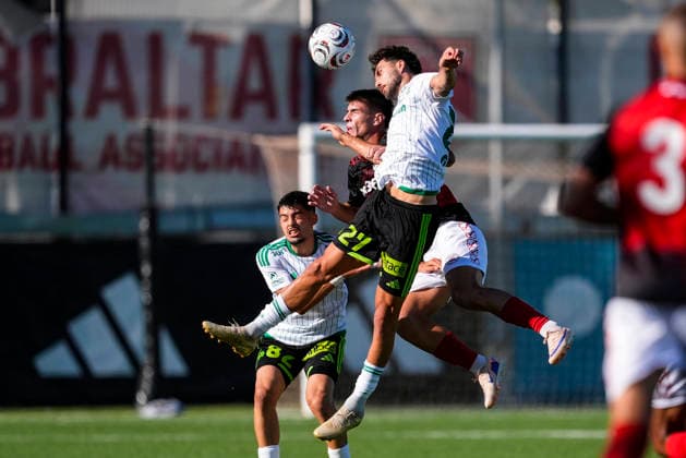 August 6, 2026, Gibraltar, Gibraltar, England: Jure Balkovec of AC Omonia Nicosia and Manu Toledano of Lincoln Red Imps FC in action during the third qualifying round UEFA Europa League Leg One football match played between Lincoln Red Imps FC and AC Omonia Nicosia at Europa Point stadium on August 6, 2026, in Gibraltar, England Gibraltar England - ZUMAa181 20260806_zaa_a181_034 Copyright: xJoaquinxCorcherox