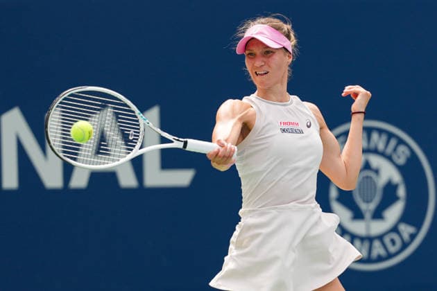 WTA, Tennis Damen Masters 1000 National Bank Open Toronto 2026 - Round of 32 - Day 6 Viktorija Golubic of Swiss plays a forehand during the Women™s Singles round of 32 match against Iga ÅöwiÄÖtek of Poland on day 5 of the WTA Masters 1000 National Bank Open at Sobeys Stadium on August 6, 2026, in Toronto, Canada. (Photo by Leonardo Ramirez Eyepix Group) Copyright: xLeonardoxRamirezx xEyepixxGroupx LR_06082026_08739