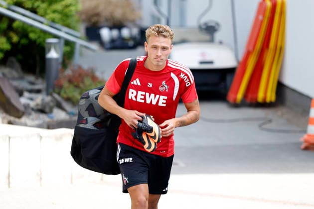 Fußballspieler Sebastian Sebulonsen (Abwehr) beim öffentlichen Training des 1. FC Köln am Geißbockheim. Köln, 06.08.2026 (DFL DFB REGULATIONS PROHIBIT ANY USE OF PHOTOGRAPHS as IMAGE SEQUENCES and or QUASI-VIDEO) NRW Deutschland *** Soccer player Sebastian Sebulonsen on defense during 1. FC Köln s public training session at Geißbockheim in Cologne, August 6, 2026. DFL and DFB regulations prohibit any use of photographs as image sequences and or quasi-video. NRW, Germany Copyright: xChristophxHardtx