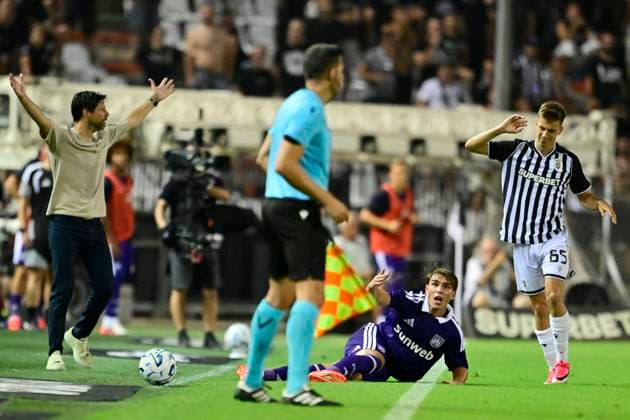 PAOK v RSC Anderlecht - UEFA Europa League THESSALONIKI, GREECE - AUGUST 06 : Bruno Vitor head coach of RSC Anderlecht, Cvetkovic Mihajlo forward of RSC Anderlecht during the UEFA Europa League third qualifying round1st leg match between PAOK and RSC Anderlecht on August 6, 2026 in Thessaloniki, Greece, 06 08 2026 Thessaloniki Greece  Copyright: xJanxDexMeuleneirx