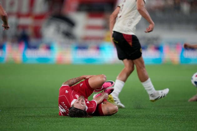 Thun, Switzerland - August 06: Marc Gutbub (33 THU) after a foul on the pitch during the UEFA Europa League Qualification match between FC Thun and Vikingur Reykjavik at VISANA Stadion on August 06, 2026 in Thun, Switzerland.  Copyright: xKjetilxWaberx xSPPx Sportspressphoto_SPR201557