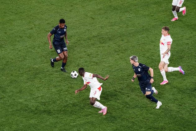 Fussball: Österreich: UEFA Europa League Qualifikation 2026 2027 - 3. Runde, 06.08.2026 - FC Red Bull Salzburg (Österreich) vs. Pafos FC (Zypern) - Red Bull Arena (Wals-Siezenheim, Österreich); Leonel da Silva Genesio (Pafos FC), Soumaila Diabate (FC Salzburg), Nikolas Ioannou (Pafos FC), Sota Kitano (FC Salzburg) *** Soccer Austria UEFA Europa League Qualifying 2026–2027, Round 3, August 6, 2026, FC Red Bull Salzburg (Austria) vs. Pafos FC (Cyprus), Red Bull Arena, Wals-Siezenheim, Austria; Leonel da Silva Genesio (Pafos FC), Soumaila Diabate (FC Salzburg), Nikolas Ioannou (Pafos FC), Sota Kitano (FC Salzburg) Copyright: xLUKAxKOLANOVICx