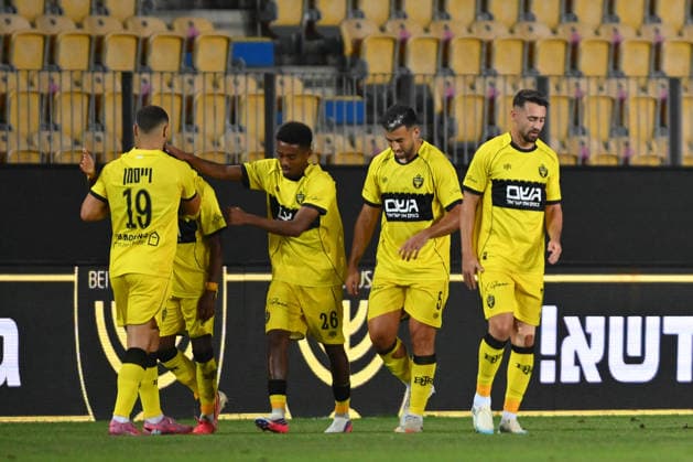 Beitar Jerusalem v Austria Wien - UEFA Conference League Beitar Jerusalem players celebrate after Noam Muche scores during the UEFA Conference League game between Beitar Jerusalem and Austria Viena, at the Ilie Oana stadium in Ploiesti, Romania, on August 6, 2026. Ploiesti Romania  Copyright: xAlexxNicodimx originalFilename:nicodim-uefaconf260806_npqOK.jpg