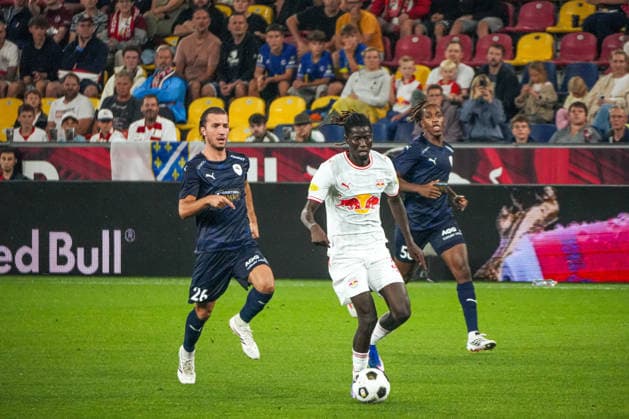 Fussball: Österreich: UEFA Europa League Qualifikation 2026 2027 - 3. Runde, 06.08.2026 - FC Red Bull Salzburg (RB, Österreich) vs. Pafos FC (Zypern) - Red Bull Arena (Wals-Siezenheim, Österreich); Gaoussou Diakite (FC Red Bull Salzburg) *** Soccer Austria UEFA Europa League Qualifying 2026–2027, Round 3, August 6, 2026, FC Red Bull Salzburg (RB), Austria vs. Pafos FC, Cyprus, Red Bull Arena, Wals-Siezenheim, Austria, Gaoussou Diakite, FC Red Bull Salzburg Copyright: xLukasxBierederx