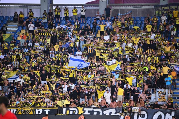 Beitar Jerusalem v Austria Wien - UEFA Conference League Beitar Jerusalem fans react during the UEFA Conference League game between Beitar Jerusalem and Austria Vienna at the Ilie Oana stadium in Ploiesti, Romania, on August 6, 2026. Ploiesti Romania  Copyright: xAlexxNicodimx originalFilename:nicodim-uefaconf260806_np7a8.jpg
