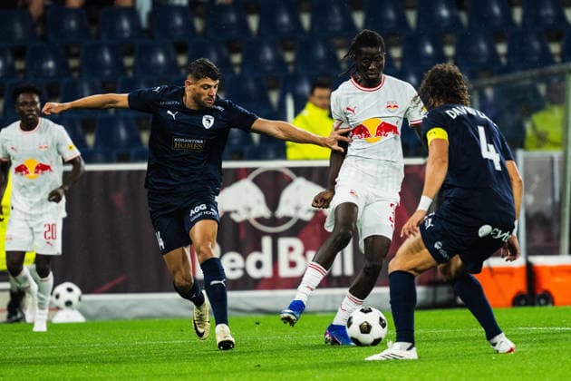 SOCCER - UEFA EL, RBS vs Pafos SALZBURG,AUSTRIA,06.AUG.26 - SOCCER - UEFA Europa League, qualification, Red Bull Salzburg vs Pafos FC. Image shows Gaoussou Diakite (RBS) and David Luiz (Pafos).  GEPAxpictures xJulioxArellano