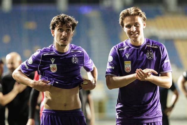 SOCCER - UEFA ECL, Beitar vs A.Wien PLOIESTI,ROMANIA,06.AUG.26 - SOCCER - UEFA Conference League, qualification, Beitar Jerusalem vs FK Austria Wien. Image shows the rejoicing of Sanel Saljic and Julian Hettwer (A.Wien).  GEPAxpictures xArminxRauthner