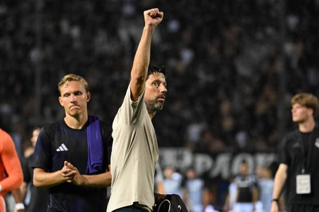 August 6, 2026, Thessaloniki, Greece: Anderlecht s coach Vitor Bruno (Center) celebrates after a Europa League 3rd Qualifying Round match between PAOK FC and RSC Anderlecht. Thessaloniki Greece - ZUMAp191 0863502007st Copyright: xGiannisxPapanikosx
