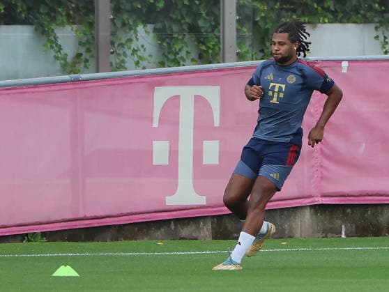 06.08.2026, FC Bayern Muenchen Training, Fussball, im Bild: Serge Gnabry (FC Bayern Muenchen) *** August 6, 2026, FC Bayern Munich Training, Soccer, Sports, Pictured: Serge Gnabry, FC Bayern Munich
