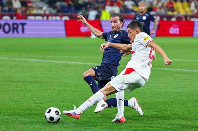 SOCCER - UEFA EL, RBS vs Pafos SALZBURG,AUSTRIA,06.AUG.26 - SOCCER - UEFA Europa League, qualification, Red Bull Salzburg vs Pafos FC. Image shows Ivan Sunjic (Pafos) and Damir Redzic (RBS).  GEPAxpictures xDavidxGeieregger