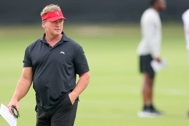 TAMPA, FL - AUGUST 06: Tampa Bay Buccaneers Former Head Coach Jon Gruden watches the action on the field during Training Camp on August 06, 2026 at the AdventHealth Training Center at One Buccaneer Place in Tampa, Florida. (Photo by Cliff Welch Icon Sportswire) NFL, American Football Herren, USA AUG 06 Tampa Bay Buccaneers Training Camp EDITORIAL USE ONLY Icon357260806006