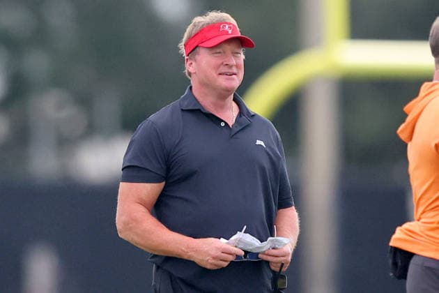 TAMPA, FL - AUGUST 06: Tampa Bay Buccaneers Former Head Coach Jon Gruden watches the action on the field during Training Camp on August 06, 2026 at the AdventHealth Training Center at One Buccaneer Place in Tampa, Florida. (Photo by Cliff Welch Icon Sportswire) NFL, American Football Herren, USA AUG 06 Tampa Bay Buccaneers Training Camp EDITORIAL USE ONLY Icon357260806031