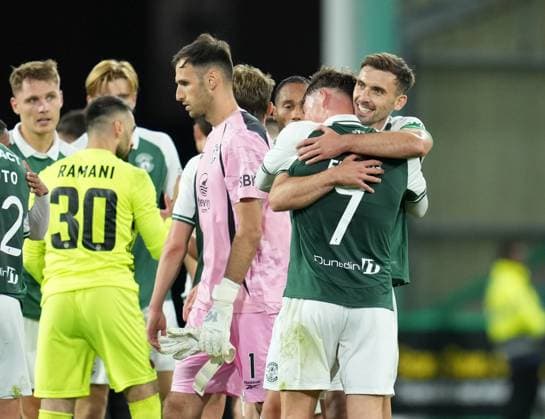 Warren O Hora celbrates with fellow goalscorer Owen Elding of Hibernian at full-time. Final score Hibernian 2 KF ShkÃ«ndija 1. Hibernian v Shkendija, UEFA Conference League, 3rd Qualifying Round, Football, Easter Road, Edinburgh, Scotland, UK - 06 Aug 2026Edinburgh Easter Road United Kingdom  Copyright: xStuartxWallace Shutterstockx 17050173bx