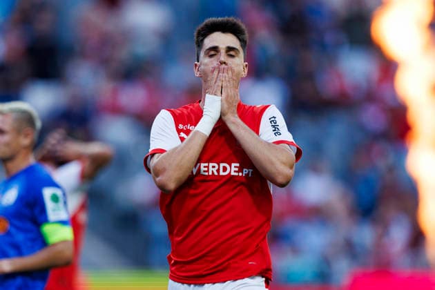 BRAGA, PORTUGAL - AUGUST 06: Pau Victor of SC Braga reacts after missing the target during the UEFA Conference League 2026 27 Qualifying Round Semi-Final match between SC Braga and FK Dinamo Minsk at Estadio Municipal de Braga on August 06, 2026 in Braga, Portugal. (Photo by Diego Maranhao Eurasia Images) Braga Estadio Municipal de Braga Portugal *** BRAGA, PORTUGAL, AUGUST 6 — Pau Victor of SC Braga reacts after missing the target during the UEFA Conference League 2026–27 Qualifying Round Semifinal match between SC Braga and FK Dinamo Minsk at Estadio Municipal de Braga on August 6, 2026 in Braga, Portugal. Photo by Diego Maranhao, Eurasia Sport Images. Braga, Estadio Municipal de Braga, Portugal Copyright: x x2026xEurasiaxSportxImagesx jp-en-EuSpIm-PED_DIE_Braga_Minsk_06Aug2026_PT049