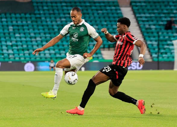 Hibernian v KF Shk‘ndija UEFA Europa Conference League Jordan Obita of Hibernian (left) wins the ball from Fabrice Tamba of KF Shk‘ndija during the UEFA Europa Conference League Third Qualifying Round First Leg match at Easter Road, Edinburgh 06 08 2026 UK Newspapers OUT Copyright: xFredxPalmerx FIL-23732-0146