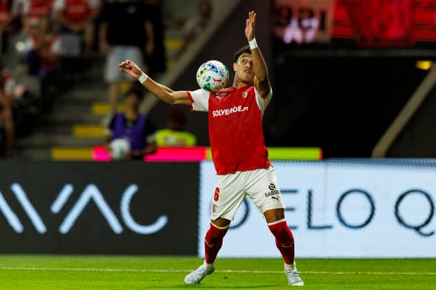 BRAGA, PORTUGAL - AUGUST 06: Vitor Carvalho of SC Braga controls the ball during the UEFA Conference League 2026 27 Qualifying Round Semi-Final match between SC Braga and FK Dinamo Minsk at Estadio Municipal de Braga on August 06, 2026 in Braga, Portugal. (Photo by Diego Maranhao Eurasia Images) Braga Estadio Municipal de Braga Portugal *** BRAGA, PORTUGAL, AUGUST 6 — Vitor Carvalho of SC Braga controls the ball during the UEFA Conference League 2026–27 Qualifying Round Semifinal match between SC Braga and FK Dinamo Minsk at Estadio Municipal de Braga on August 6, 2026 in Braga, Portugal. Photo by Diego Maranhao, Eurasia Sport Images. Braga, Estadio Municipal de Braga, Portugal Copyright: x x2026xEurasiaxSportxImagesx jp-en-EuSpIm-PED_DIE_Braga_Minsk_06Aug2026_PT110