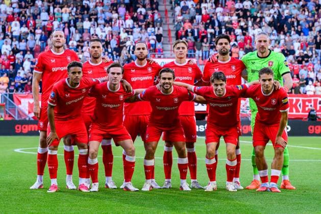 ENSCHEDE , 06 08-2026 , Stadium Grolsch Veste , season 2026 2027 , UEFA Europa League play-off football , match between FC Twente and FC DAC 1904 , picture shows starting 11 of FC Twente Twente - DAC 1904  x205494372x Copyright: