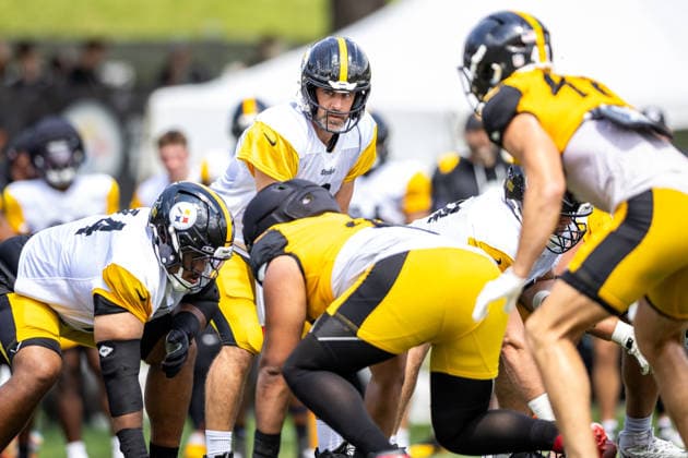 August 6, 2026, Latrobe, Pennsylvania, USA: Pittsburgh Steelers quarterback AARON RODGERS (8) lines up for the snap during the Pittsburgh Steelers Training Camp in Latrobe, Pennsylvania. NFL, American Football Herren, USA 2026: Pittsburgh Steelers Training Camp  - ZUMAg257 20260806_zsp_g257_048 Copyright: xBrentxGudenschwagerx