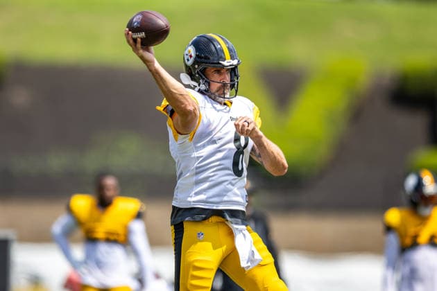 August 6, 2026, Latrobe, Pennsylvania, USA: Pittsburgh Steelers quarterback AARON RODGERS (8) throws a pass during the Pittsburgh Steelers Training Camp in Latrobe, Pennsylvania. NFL, American Football Herren, USA 2026: Pittsburgh Steelers Training Camp  - ZUMAg257 20260806_zsp_g257_050 Copyright: xBrentxGudenschwagerx