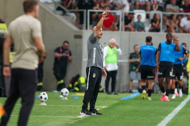 06.August.2026 - SOCCER - 2026 27 UEFA EUROPA LEAGUE, Third Qualifying Round, 1st Leg FC Hradec Kralove vs Besiktas JK Head Coach Vincenzo Italiano (Besiktas) is in action Hradec Kralove Hradec Kralove, Czech Republic Malsovicka Arena Malsovicka Arena Czech Republic Copyright: xYigitxOermex xPsxImagesxYigitxOermex xPsxImagesx
