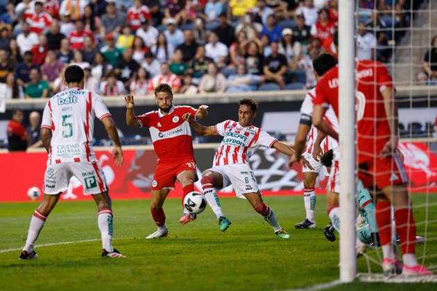 Philip Zinckernagel (C-L) of Chicago vies for the ball with Danny Leyva of Necaxa in a Leagues Cup match between Chicago Fire and Necaxa at the SeatGeek stadium in Bridgeview, United States, 06 August 2026. Leagues Cup - Chicago Fire vs Necaxa !ACHTUNG: NUR REDAKTIONELLE NUTZUNG!  Copyright: xKamilxKrzaczynskix AME6678 20260807-55021089649_1