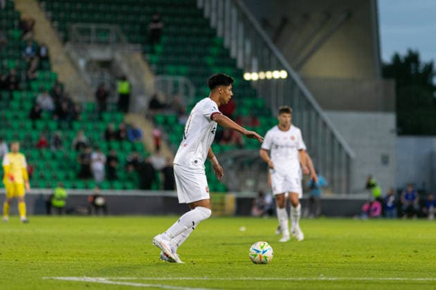 Dario Osorio seen during UEFA Conference League qualifying game between teams of Bohemians FC and FC Midtjylland (Maria Eduarda Lopes Ball Raw Images) Dublin Tallaght Stadium Ireland Copyright: xMariaxEduardaxLopesx Maria Eduarda Lopes Sebold (48 de 146)