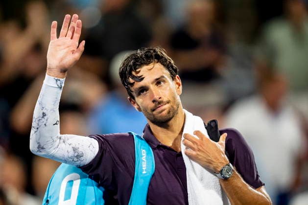 August 6, 2026, Montreal, Pq, Canada: Lorenzo Musetti of Italy waves to the crowd after being eliminated by Rafael Jodar of Spain on day five of the National Bank Open tennis tournament in Montreal on Thursday, August 6, 2026. Canada News - August 6, 2026  - ZUMAc35_ 20260806_zaf_c35_091 Copyright: xChristopherxKatsarovx