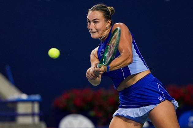 WTA, Tennis Damen Masters 1000 National Bank Open Toronto 2026 - Round of 32 - Day 6 Aryna Sabalenka of Belarus plays a backhand during the Women™s Singles round of 32 match against Zhang Shuai of China on day 6 of the WTA Masters 1000 National Bank Open at Sobeys Stadium on August 6, 2026, in Toronto, Canada. (Photo by Leonardo Ramirez Eyepix Group) Copyright: xLeonardoxRamirezx xEyepixxGroupx LR_06082026_194378